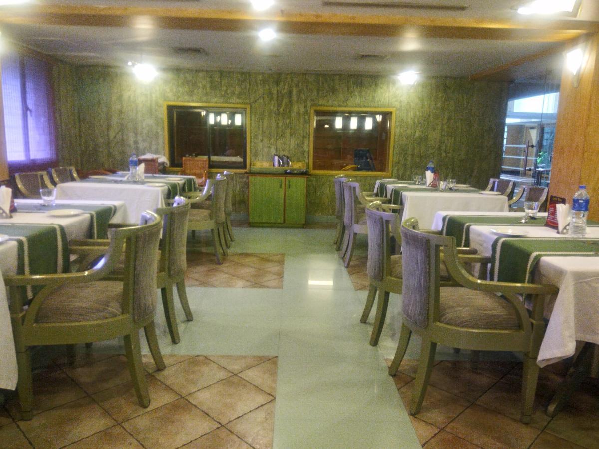 Lotus 8 Hotel Nedumbassery Extérieur photo