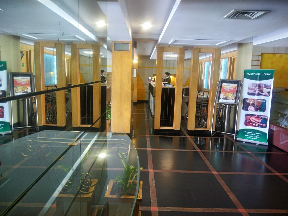 Lotus 8 Hotel Nedumbassery Extérieur photo
